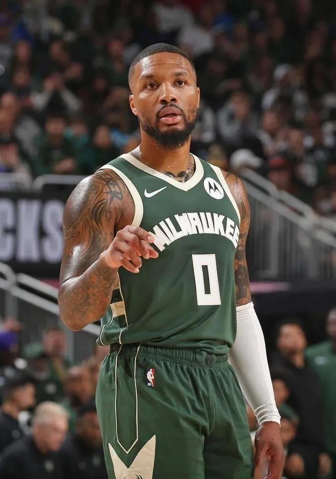 乐鱼体育下载-雄鹿球员公开质疑裁判判罚尺度，引争议，支持为了因此.-乐鱼体育下载